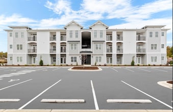 Building Photo - 5630 Lucas Ct