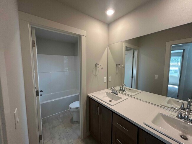 Building Photo - 15271 SW 168th Ave