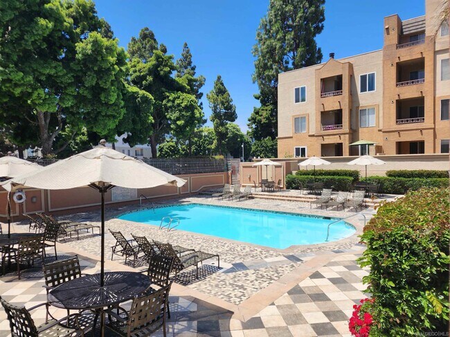 Building Photo - 3520 Lebon Dr