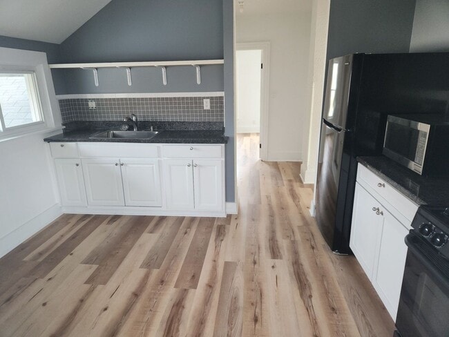 Building Photo - 264 N Jackson St