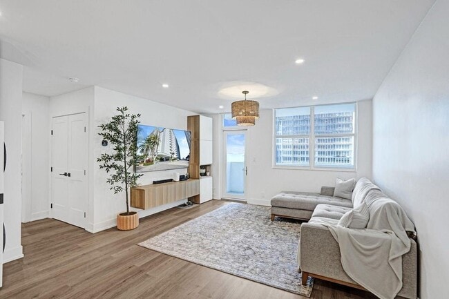Building Photo - 4250 Galt Ocean Dr