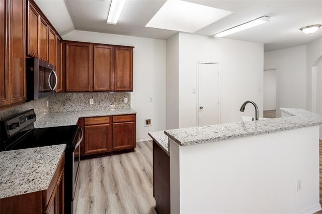 Building Photo - 2417 Eisenhower Dr