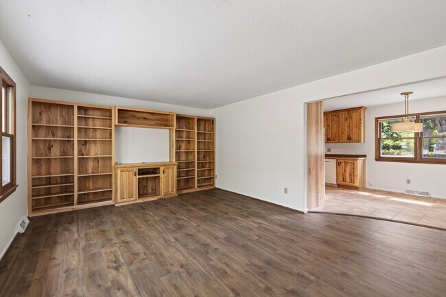 Building Photo - 13503 Meredith Dr N