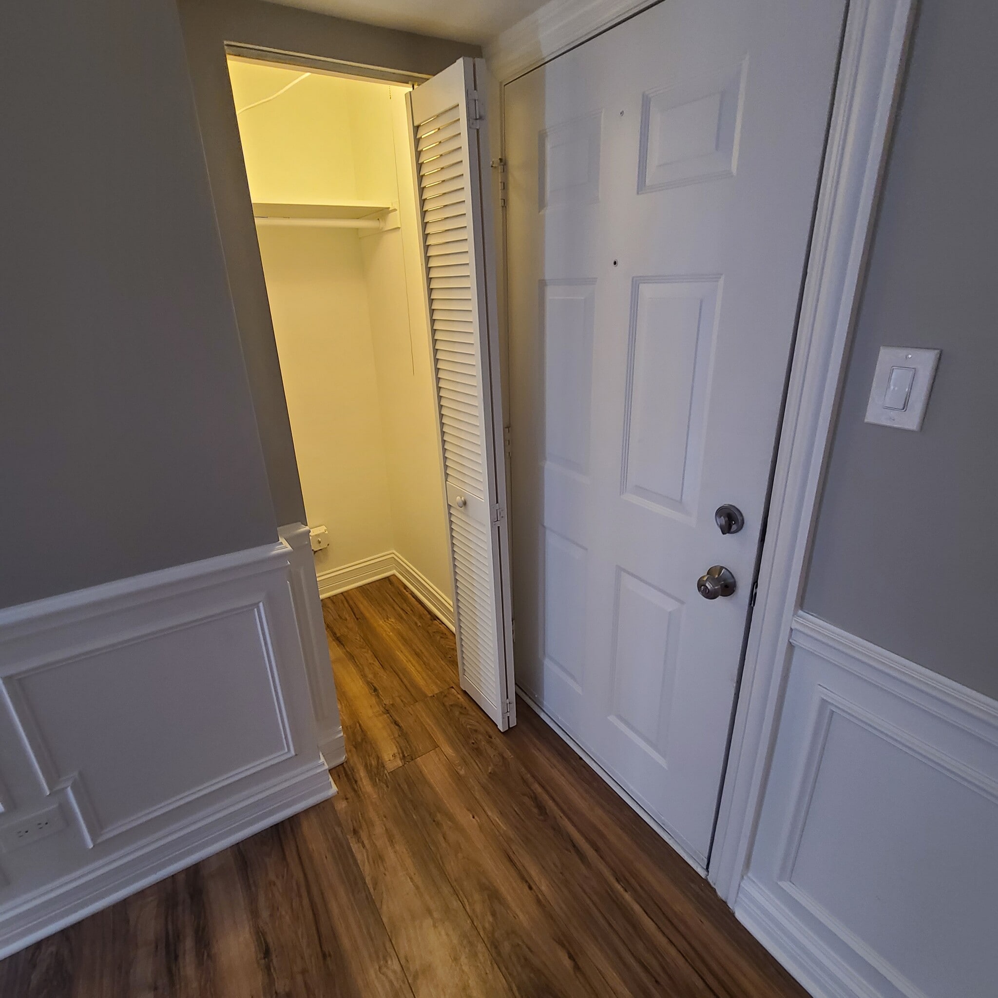 Entry Closet - 10501 S Highland Ave