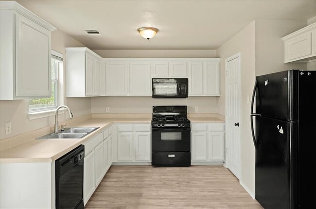 Building Photo - 15411 Ora Ln
