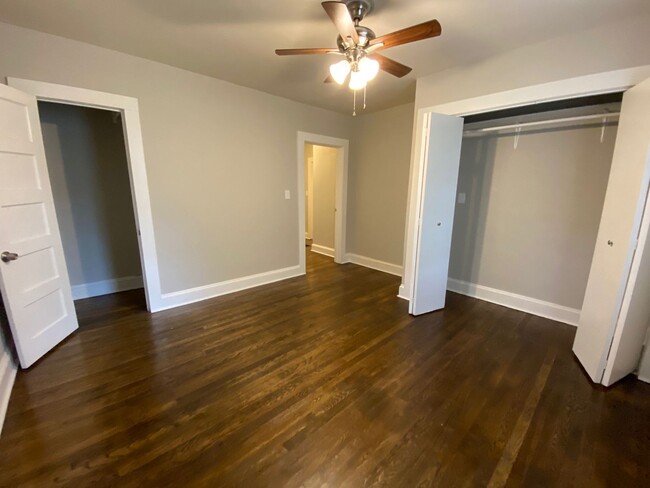 Building Photo - Cleveland Park large 2 bed / 1 bath remode...