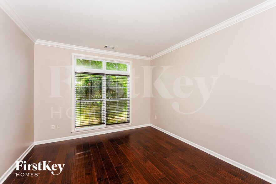 Building Photo - 1016 Princeton Park