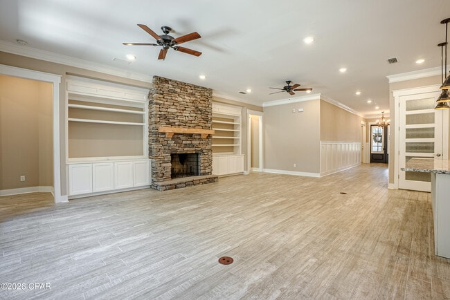 Building Photo - 3816 Mariner Dr