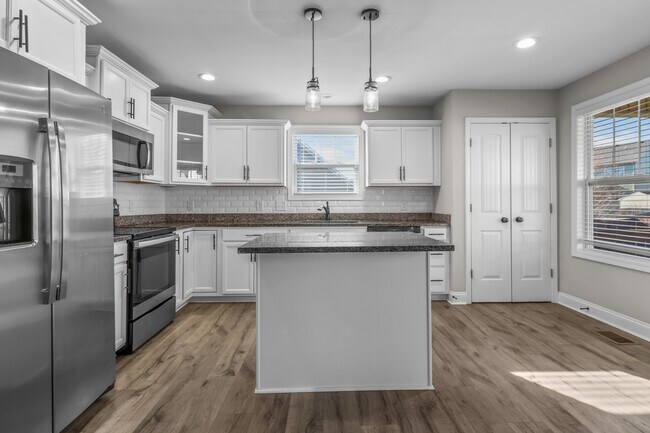 Building Photo - 1176 Elizabeth Ln