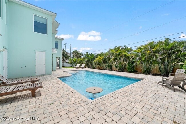 Building Photo - 105 Sea Dunes Dr