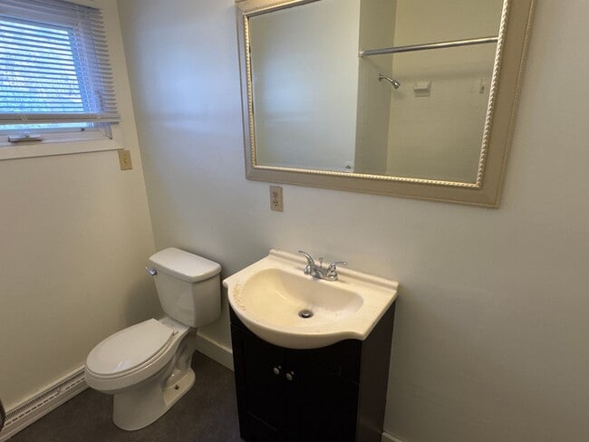 Building Photo - Southwest 3 Bedroom with Unfinished Basement! $1150