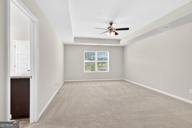 Building Photo - 122 Silver Birch Pass