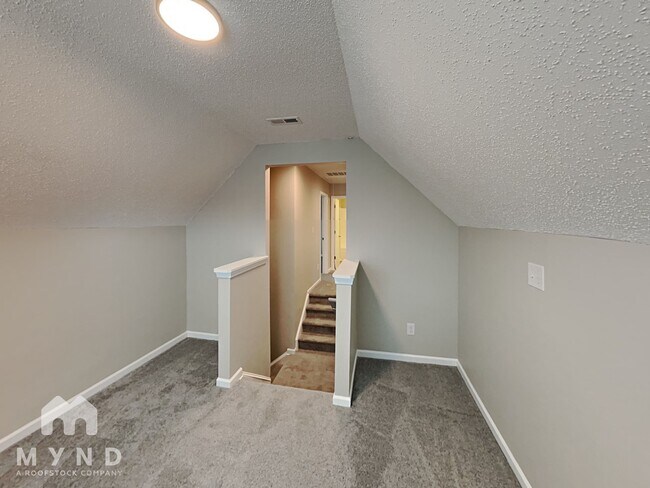 Building Photo - 11550 Stewarts Crossing Dr