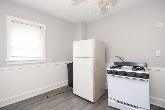 Building Photo - 3071 W 111th St