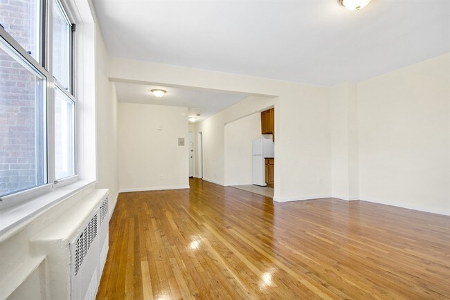 Building Photo - 143-25 41st Ave