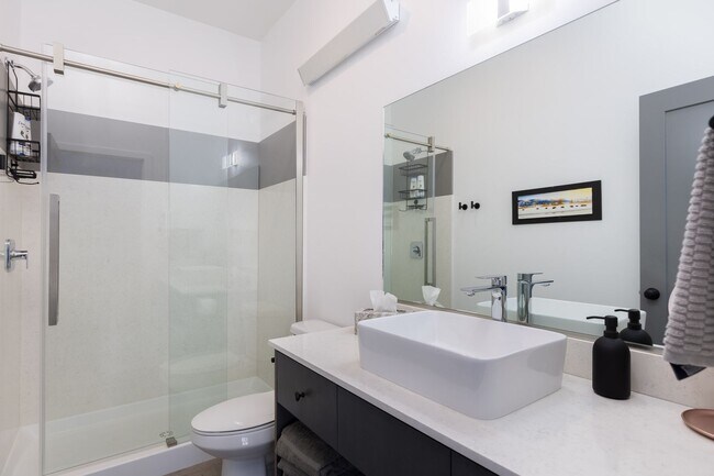 Building Photo - Fully Furnished - 2 bedroom / 2.5 unit in Victor with Garag