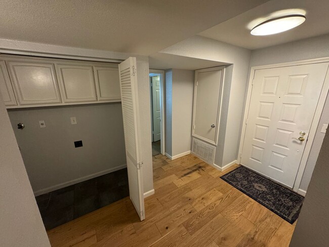 Building Photo - Three bedroom | Two bathroom | Midtown condo