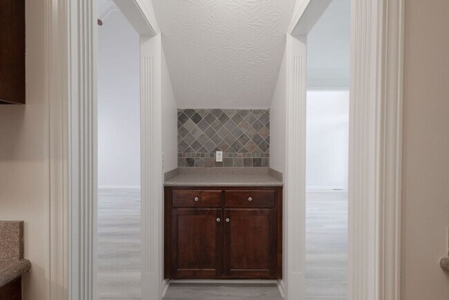 Building Photo - 100 Strathmore Ct