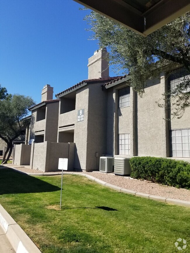 Building Photo - COMING SOON 2 BEDROOM 2 BATH CONDO IN MESA!!!