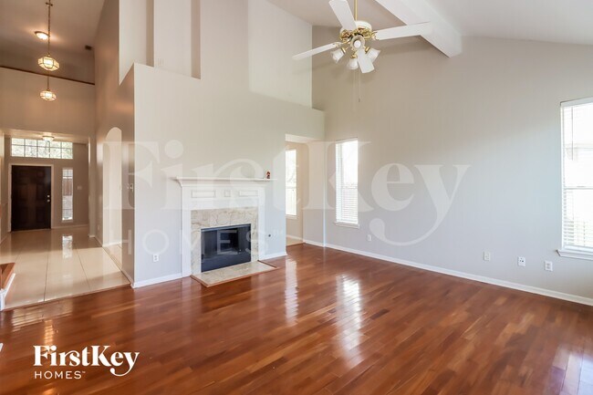 Building Photo - 12831 Pheasant Lake Ct