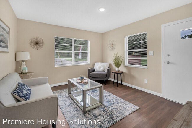 Building Photo - 3 br, 1 bath House - 845 Continental Drive