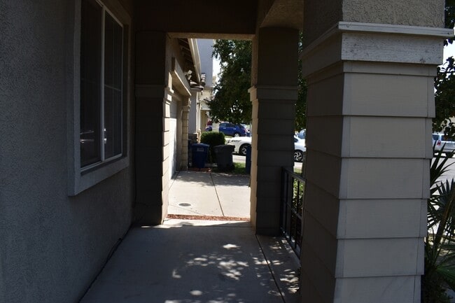 Building Photo - 1283 Orion Ct
