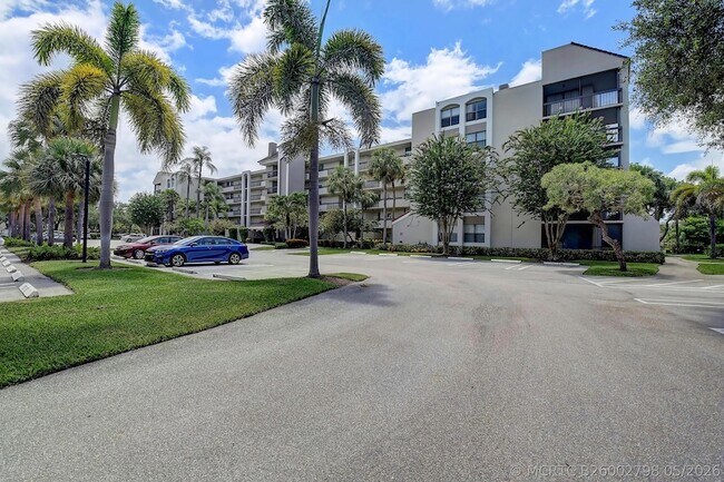 Building Photo - 950 Lavers Cir