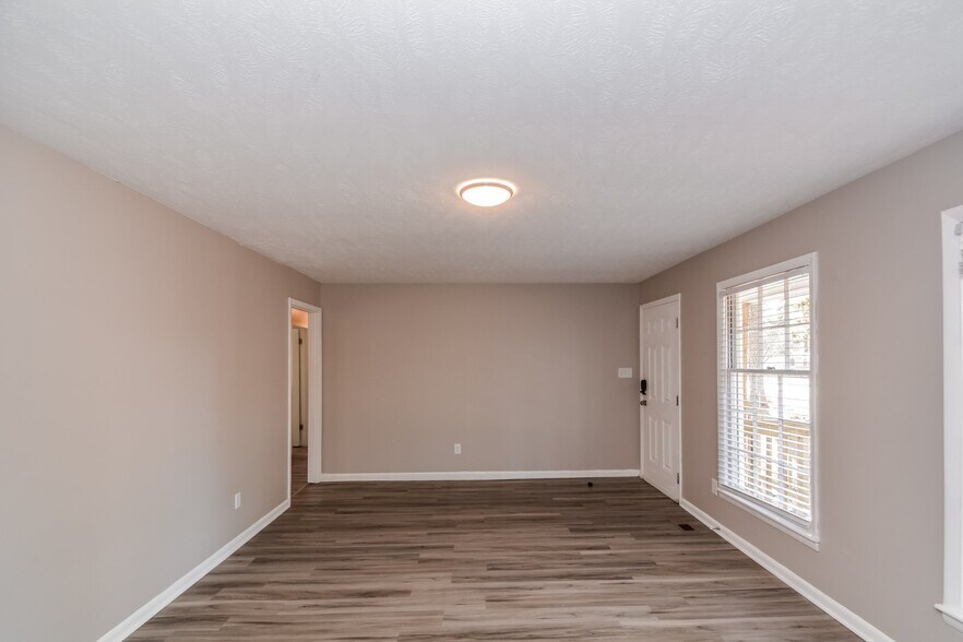 Building Photo - 620 N Jackson St