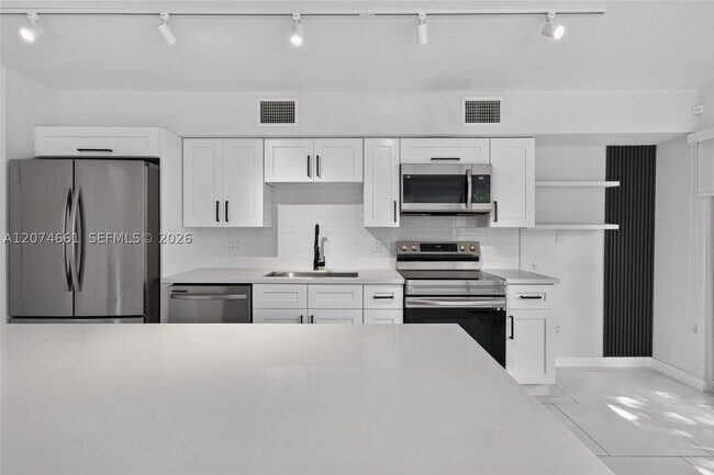Building Photo - 15811 SW 91st Ct