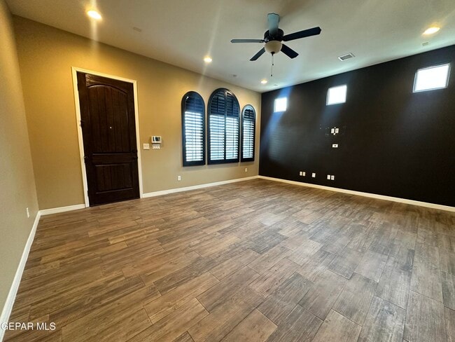 Building Photo - 12156 Chapel Hill Rd