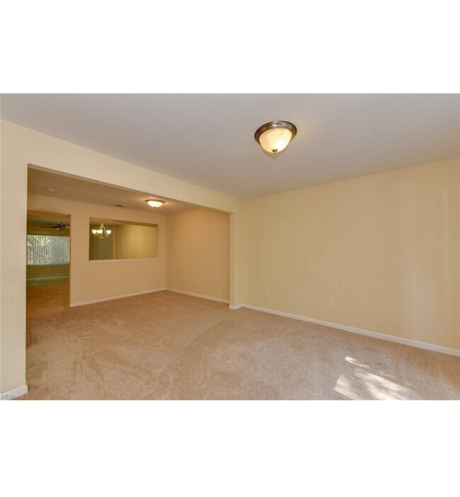 Building Photo - 5378 Palmyra Ct