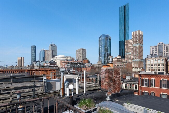 Building Photo - 44 Chandler St