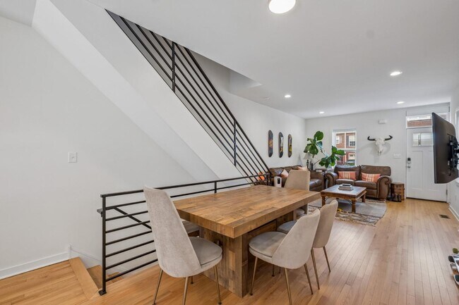 Building Photo - 1329 Marlborough St