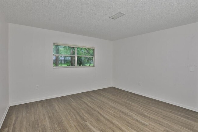 Building Photo - 720 Palmer Ln