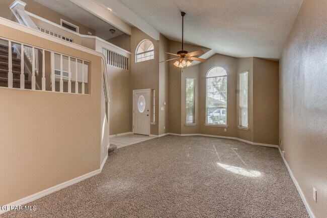 Building Photo - 628 Paseo Hermoso Dr