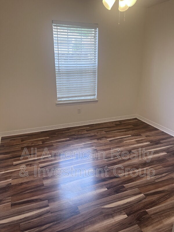 Building Photo - 1721 Colonial Ct