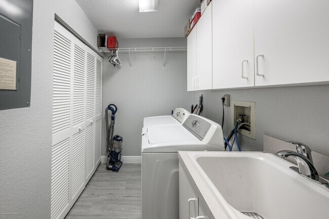 Building Photo - PRICE DROP!! FURNISHED ANNUAL RENTAL- WATERFRONT