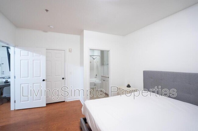 Building Photo - 501 Hungerford Dr