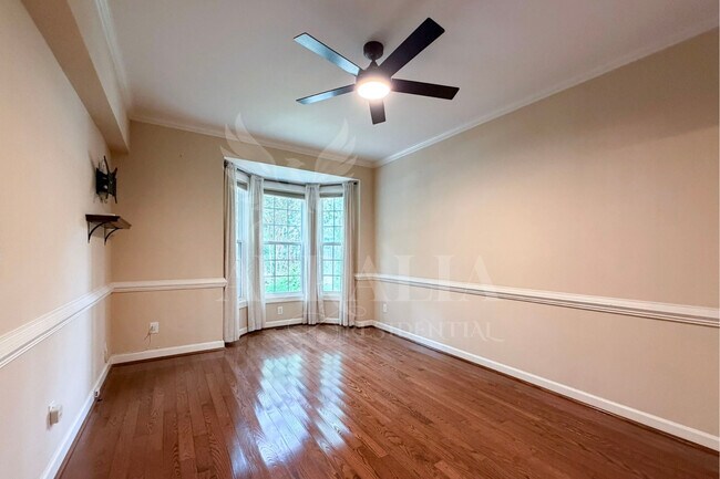 Building Photo - 5604 Pine Rock Ct