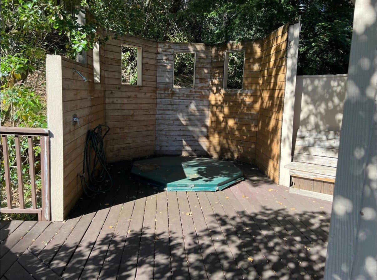 Hot tub and outdoor shower - 108 Oakmont Ave