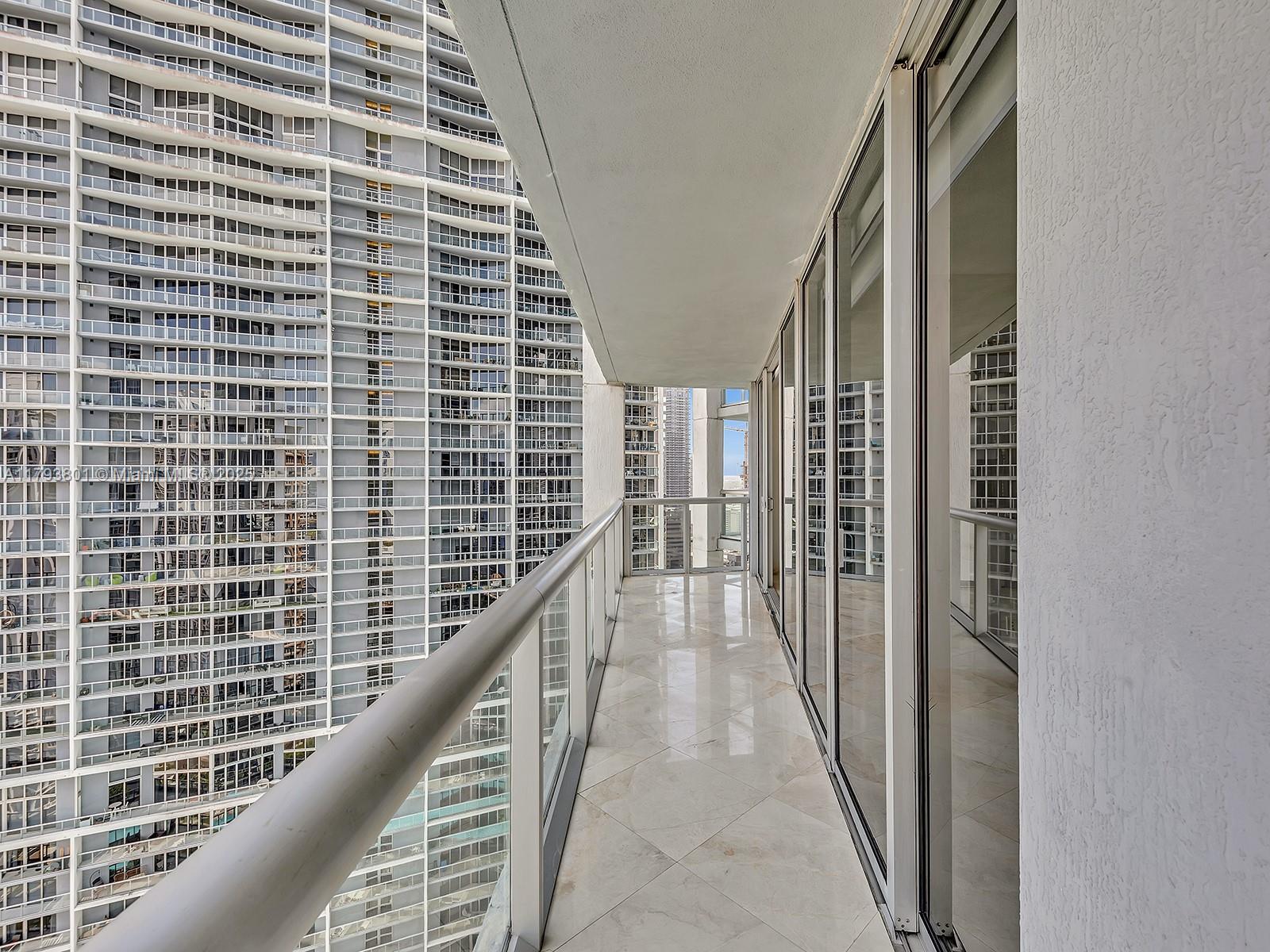 Building Photo - 475 Brickell Ave