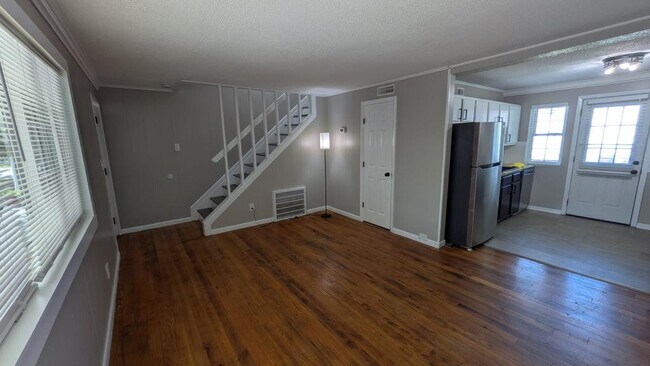 Building Photo - 121 Nesper Rd