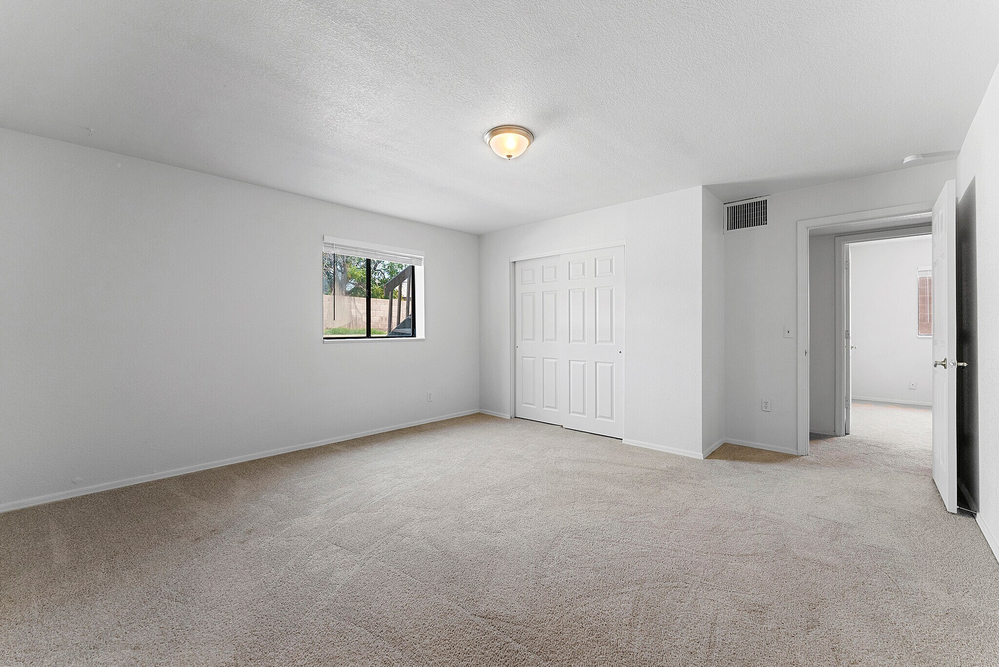 Building Photo - 3828 E Dulciana Ave