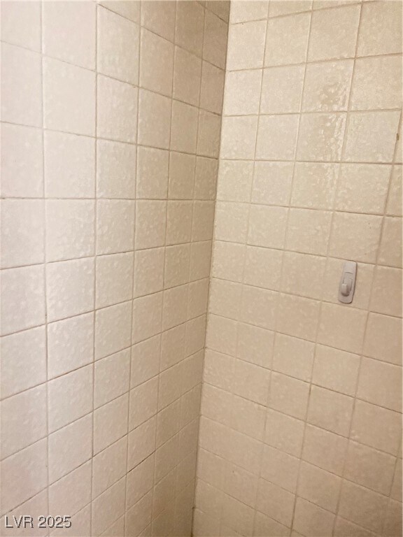 Building Photo - 2180 Pinetop Ln