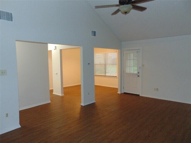 Building Photo - 1617 Gracy Farms Ln