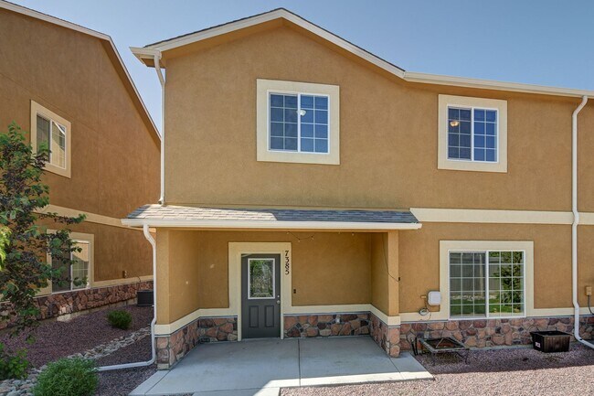 Primary Photo - Move-In Ready Townhome with Luxury Finishe...