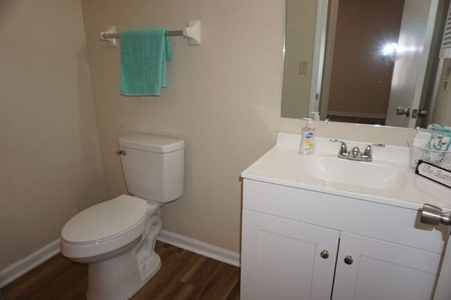 Building Photo - Orange Park - 2/2 flat