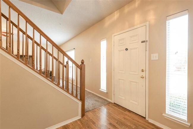 Building Photo - 5517 Vineyard Ln