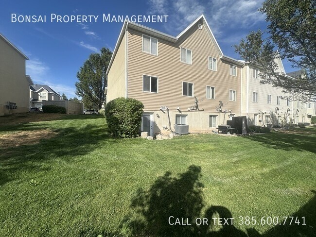 Building Photo - 1247 N Bridalwood Loop