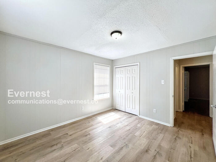 Building Photo - 5697 Tulip Tree Dr